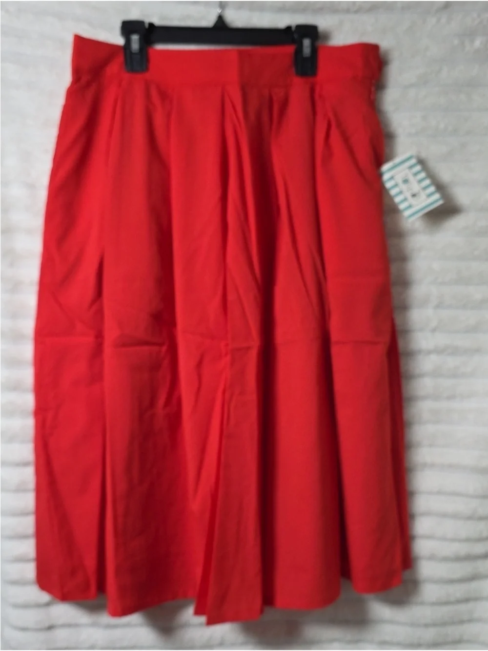 Classic A-Line Red Midi Skirt with Structured Pleats - Picture 2 of 2